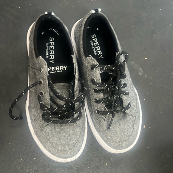 Sperry shoes size 1.5 - Picture 1 of 2
